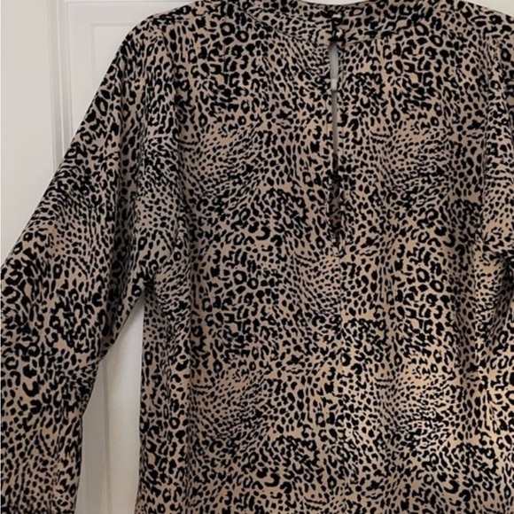 Veronica M at its best! Beautiful chocker-style blouse - Picture 2 of 5